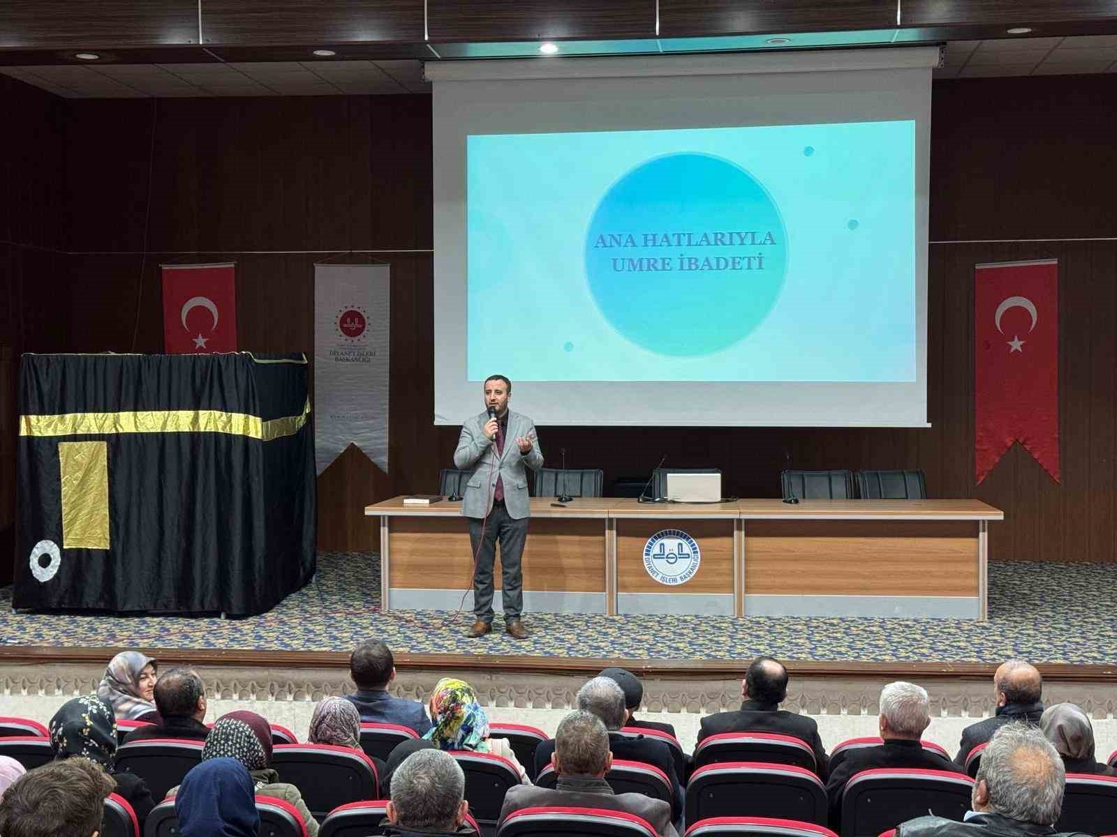 Mardin Büyükşehir Belediyesi’nin umreye göndereceği 47 çifte ibadet öncesi eğitim verildi
