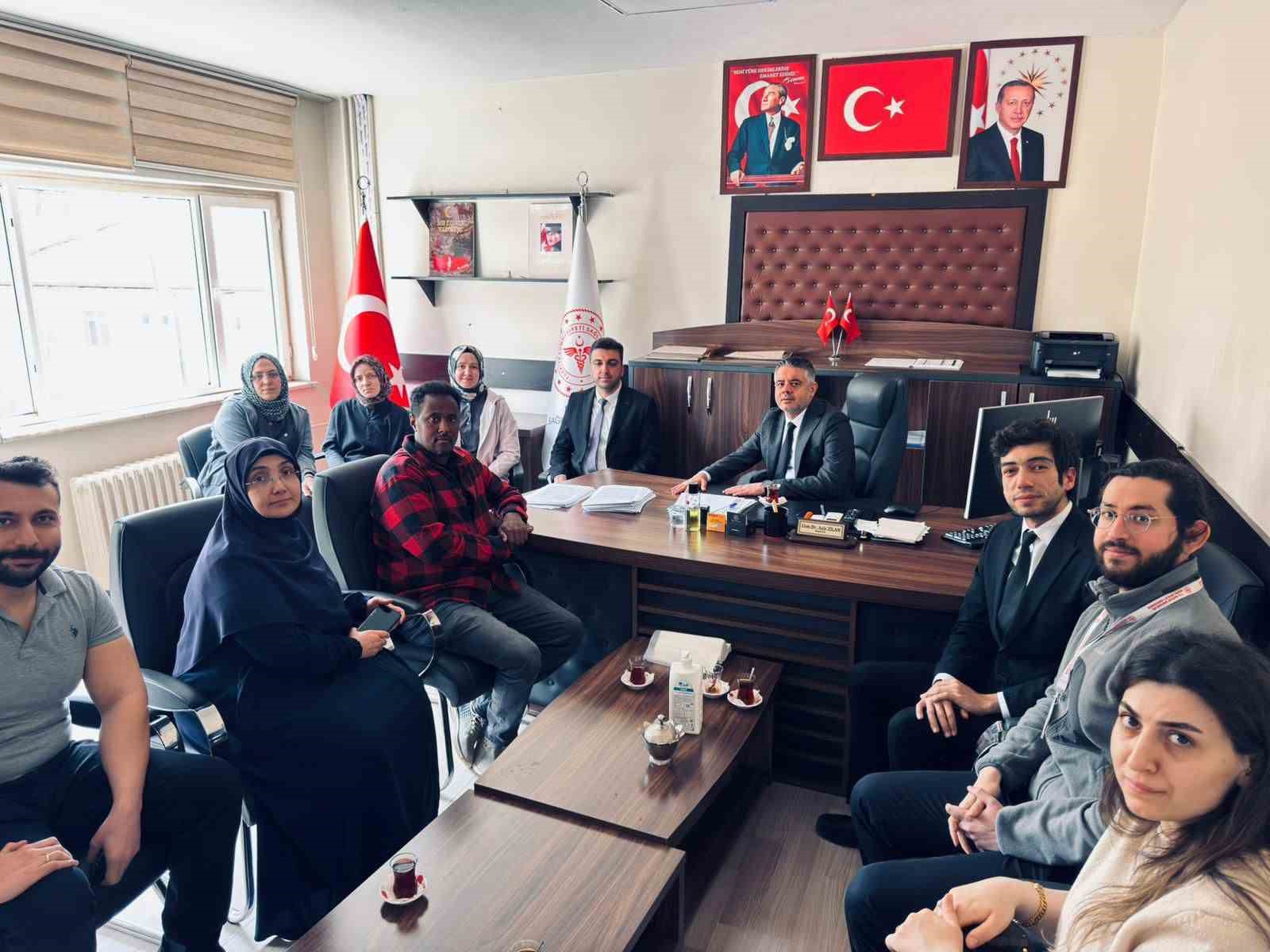 Mardin İl Sağlık Müdürü Yavuz, saldırıya uğrayan personeli ziyaret etti
