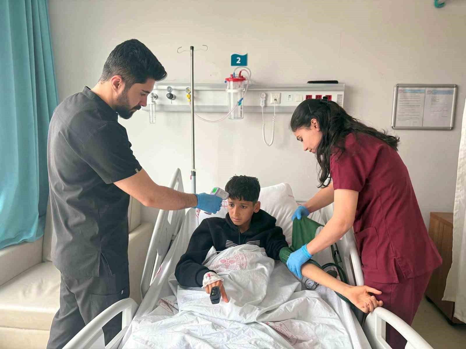 Mardin’de 12 yaşındaki çocuk kapalı böbrek ameliyatı ile sağlığına kavuştu
