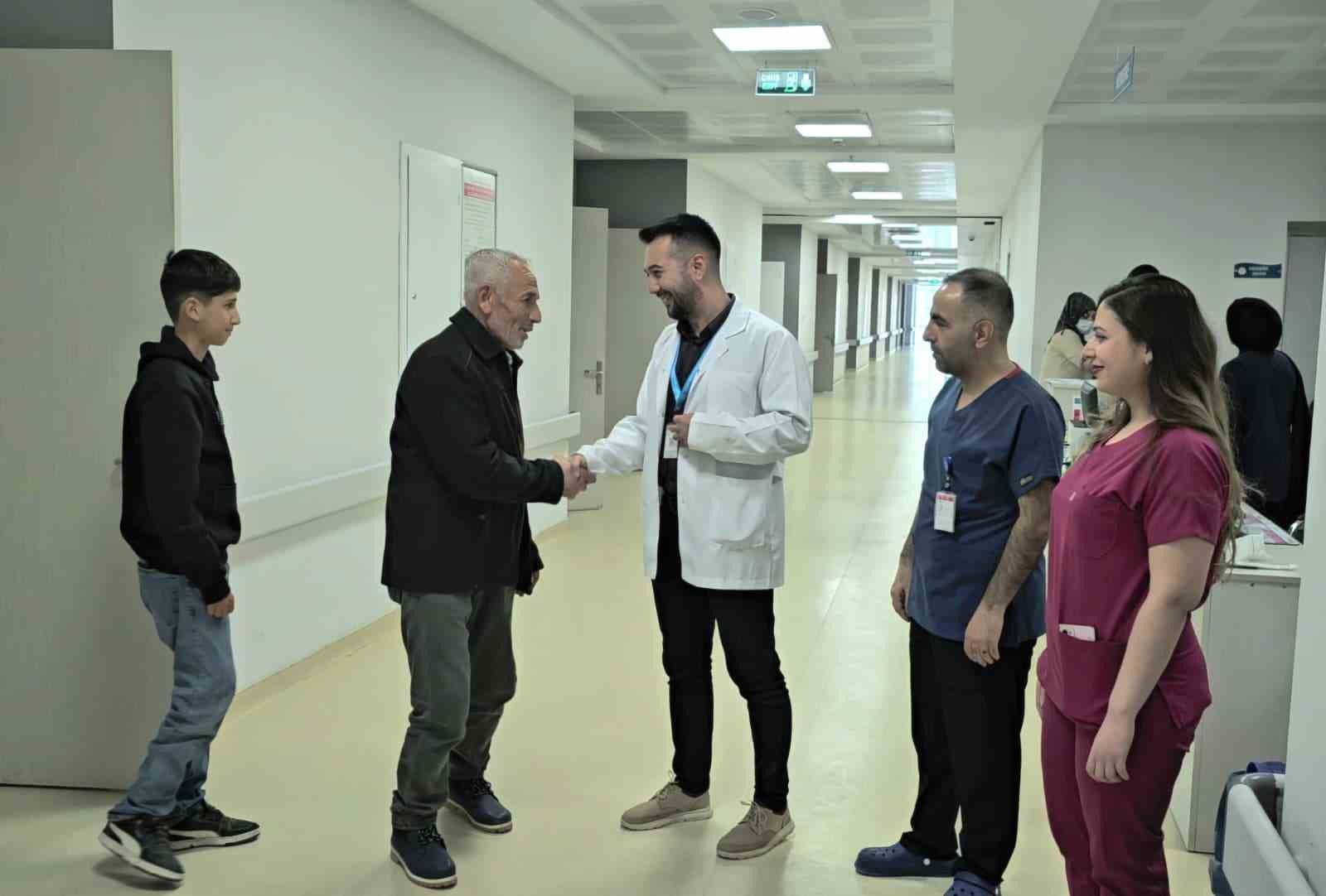 Mardin’de 12 yaşındaki çocuk kapalı böbrek ameliyatı ile sağlığına kavuştu
