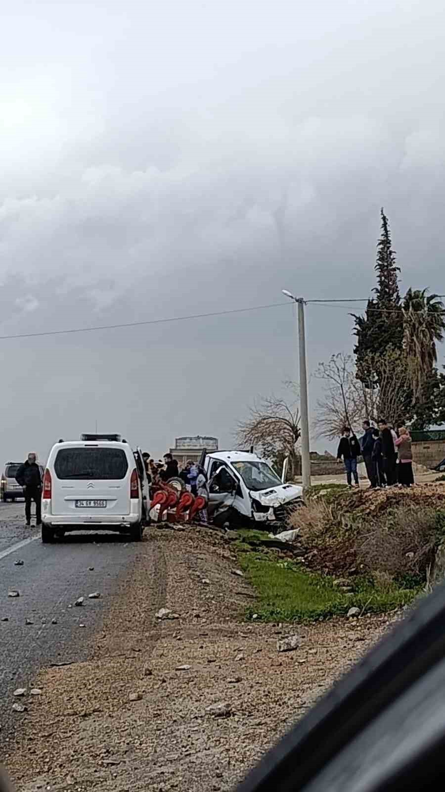 Mardin’de 3 kişinin yaralandığı kazanın güvenlik kamerası görüntüleri ortaya çıktı
