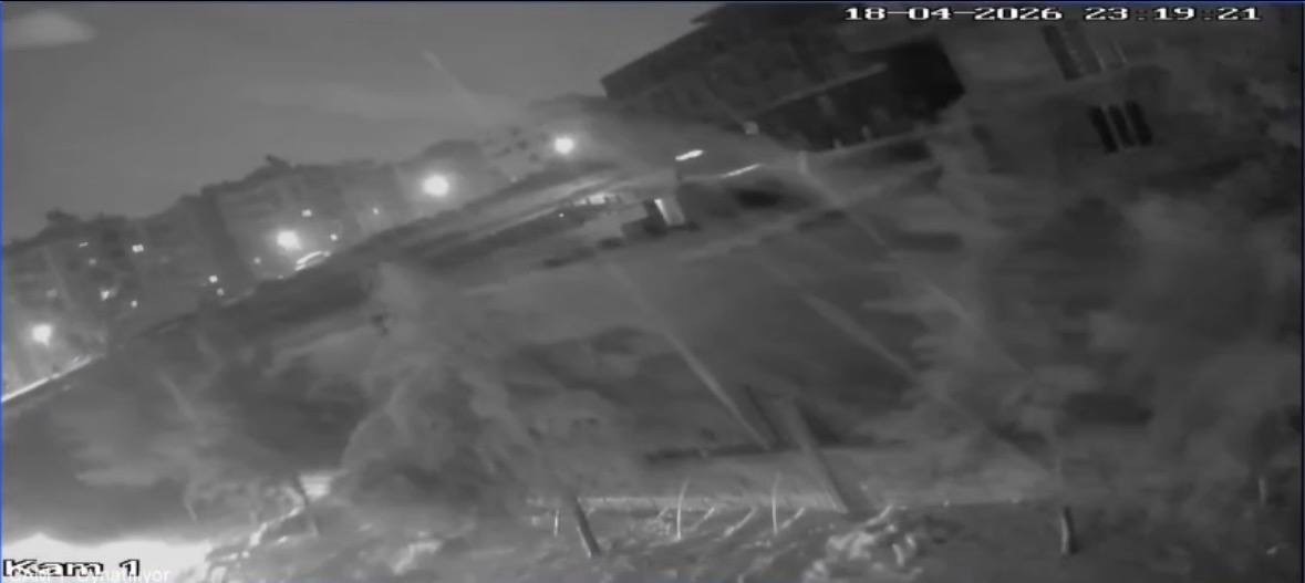 Mardin’de bazı ev ve işyerlerini su bastı
