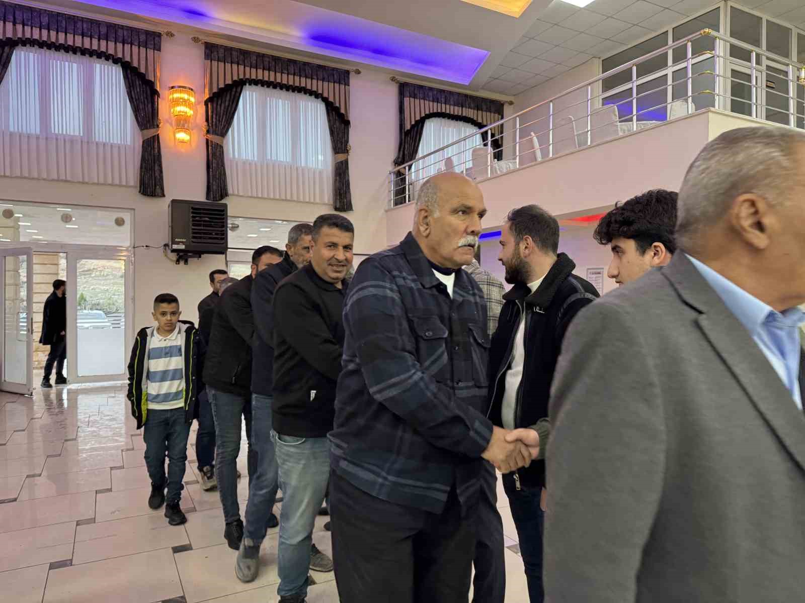 Mardin’de Daşi aşiretinden iftar
Mardin’de Daşi aşiretinden iftar