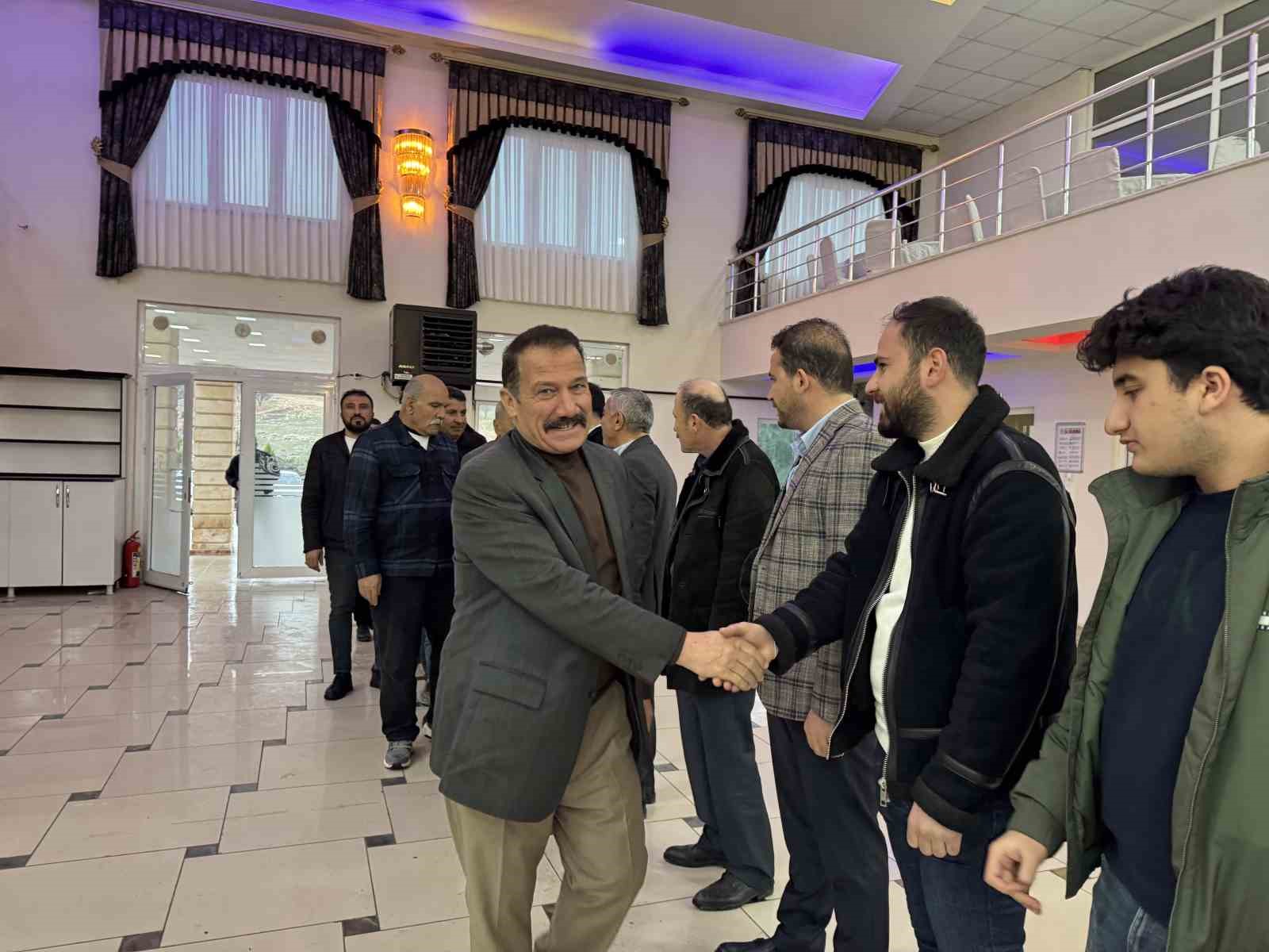 Mardin’de Daşi aşiretinden iftar
Mardin’de Daşi aşiretinden iftar