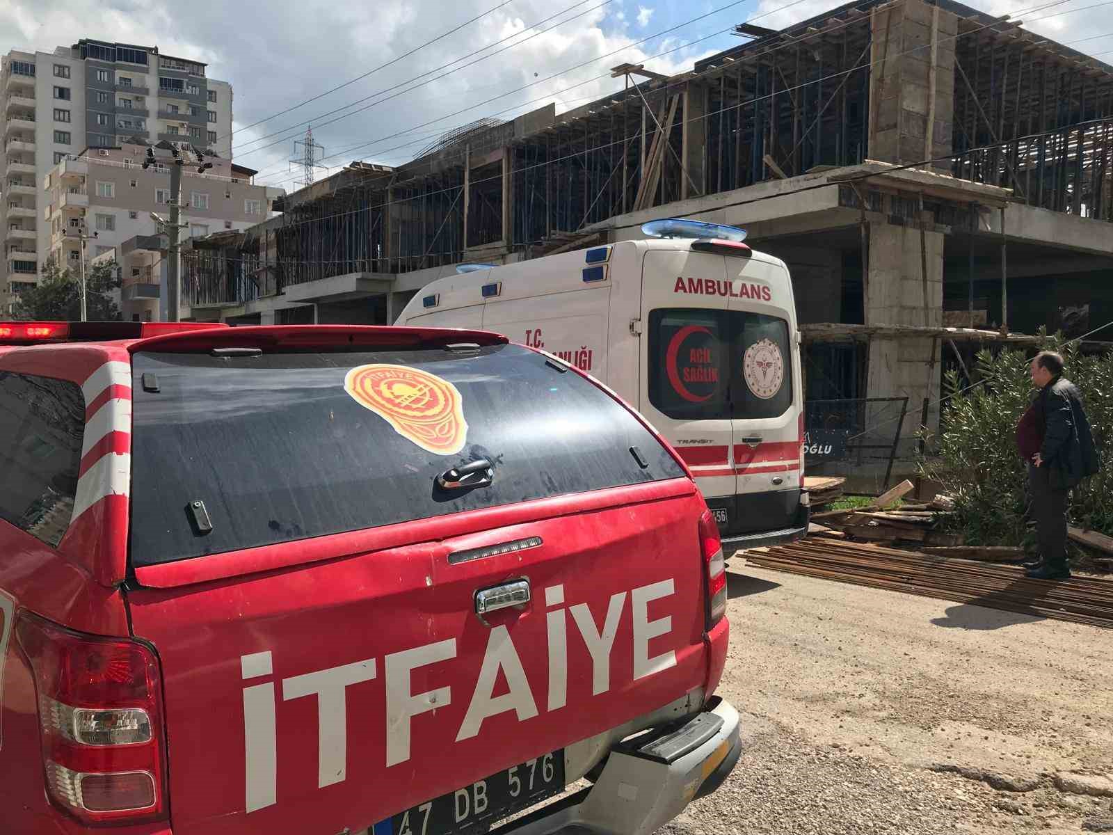 Mardin’de elektrik akımına kapılan inşaat işçisi 3. kattan düşerek ağır yaralandı
