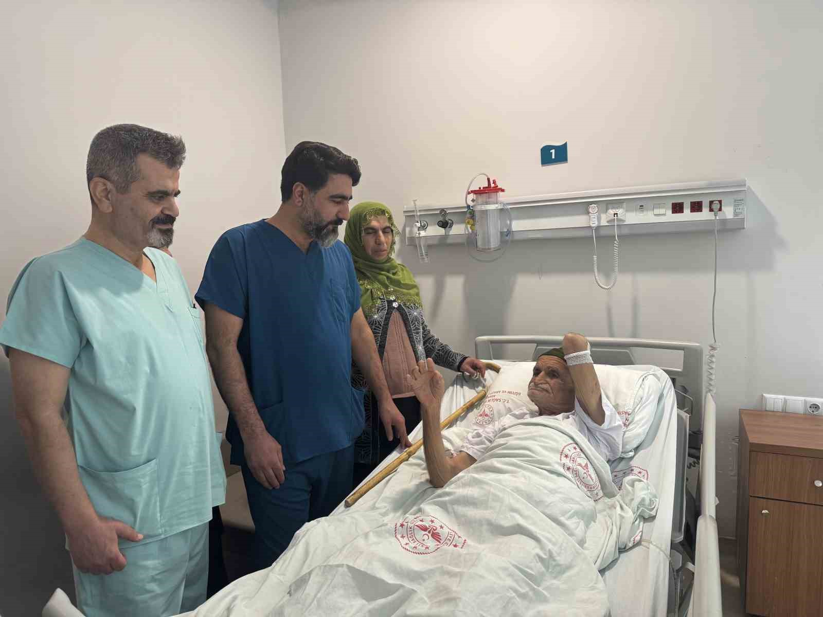 Mardin’de HOLEP yöntemiyle 3 büyük prostat ameliyatı başarıyla gerçekleştirildi
