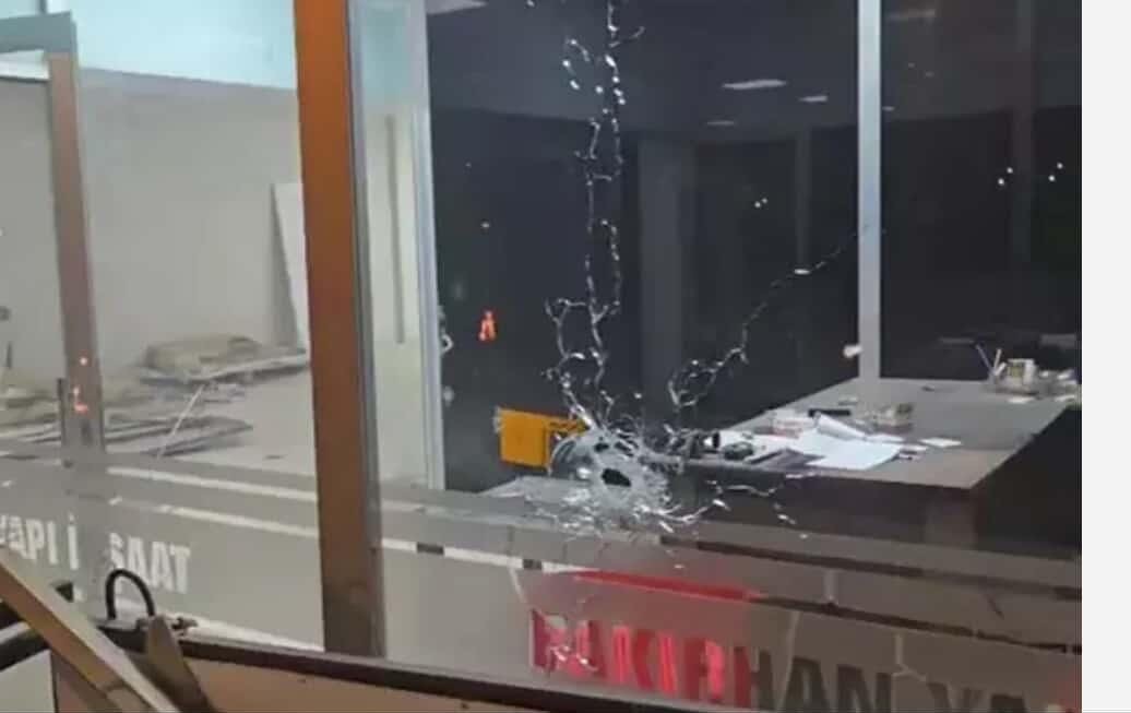 Mardin’de iş yerlerine silahlı saldırı
