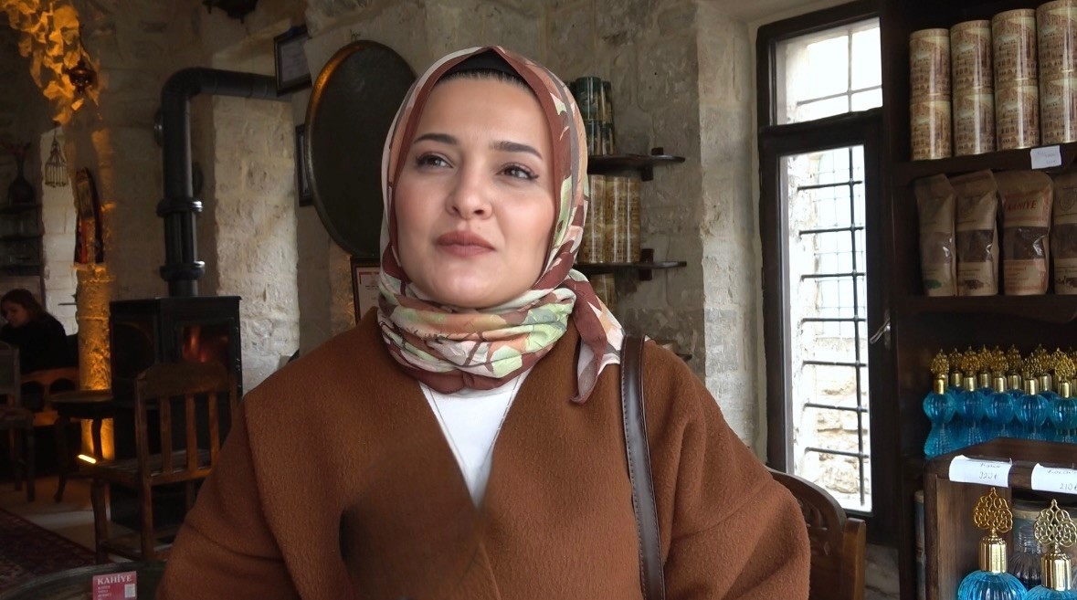 Mardin’de kahiye tatlısı geleneği Ramazan’da da yaşatılıyor
Mardin’de kahiye tatlısı geleneği Ramazan’da da yaşatılıyor