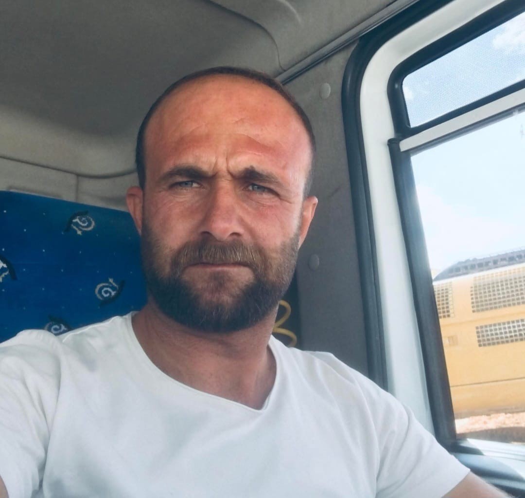 Mardin’de kamyon ile tırın çarpıştığı kazada sürücü hayatını kaybetti
