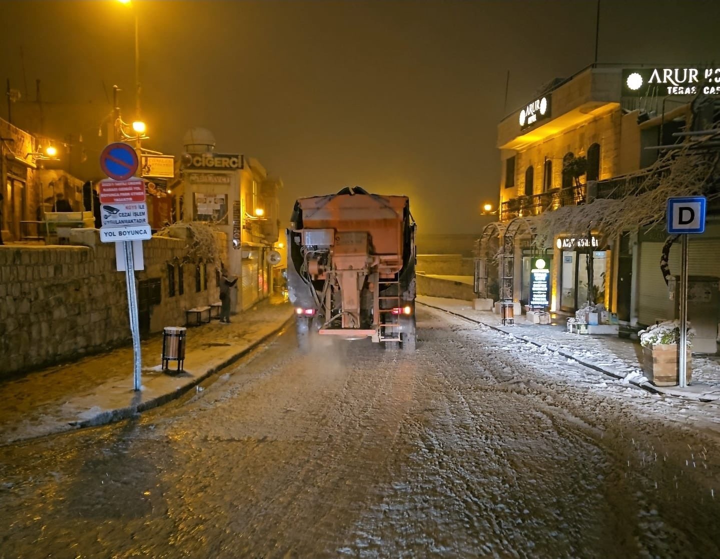 Mardin’de karla mücadele çalışmaları sürüyor
