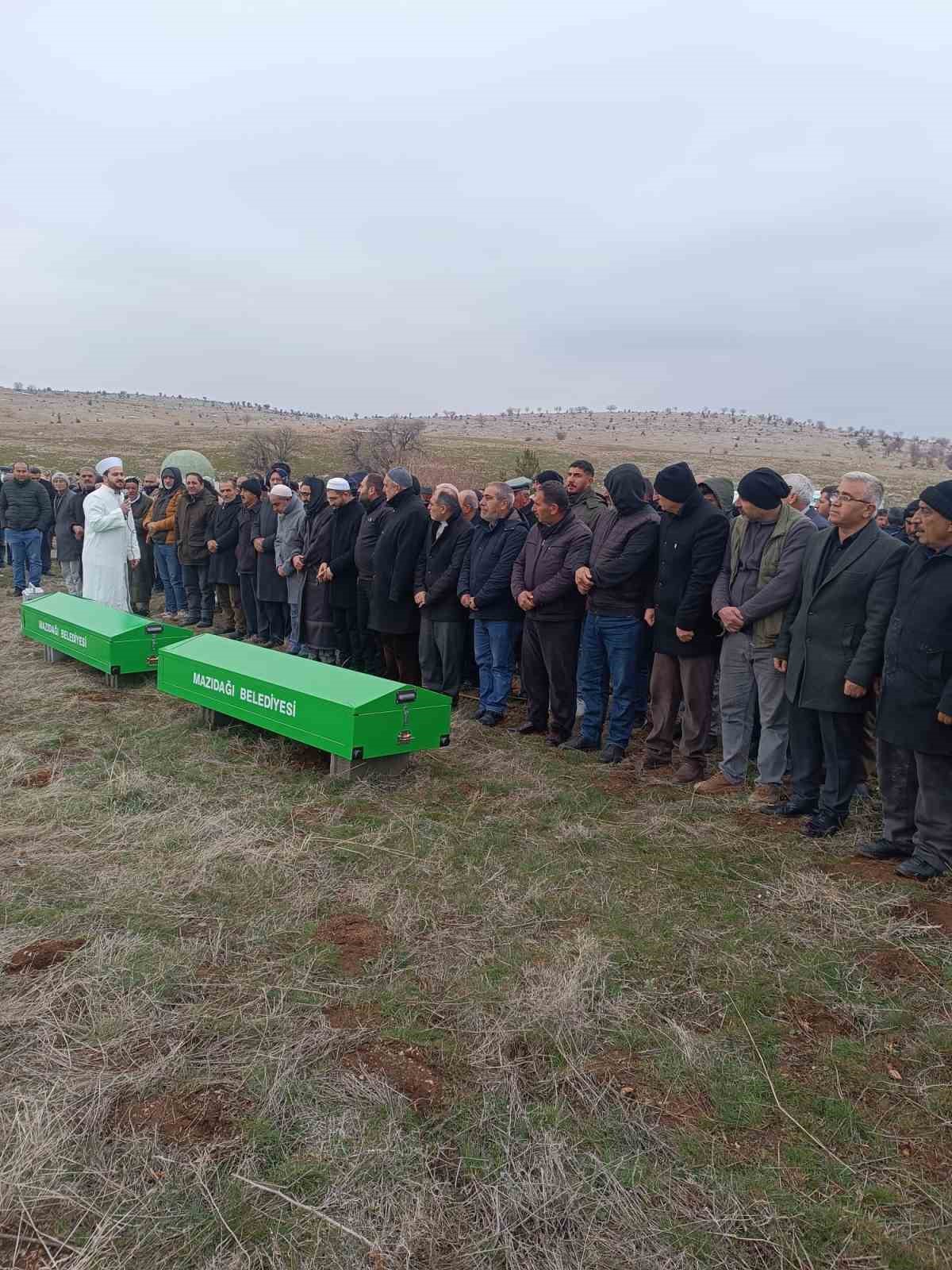 Mardin’de karne sevinci yarım kaldı, buz tutan gölde hayatını kaybeden çocuklar toprağa verildi
