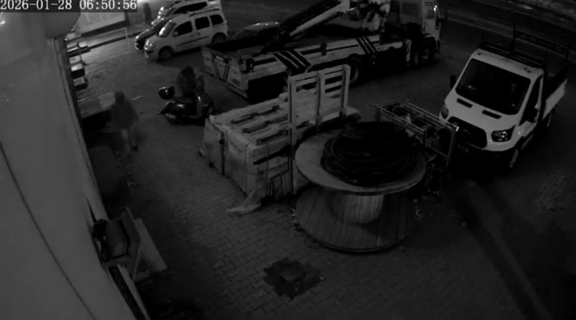 Mardin’de motosiklet hırsızlığı kamerada
