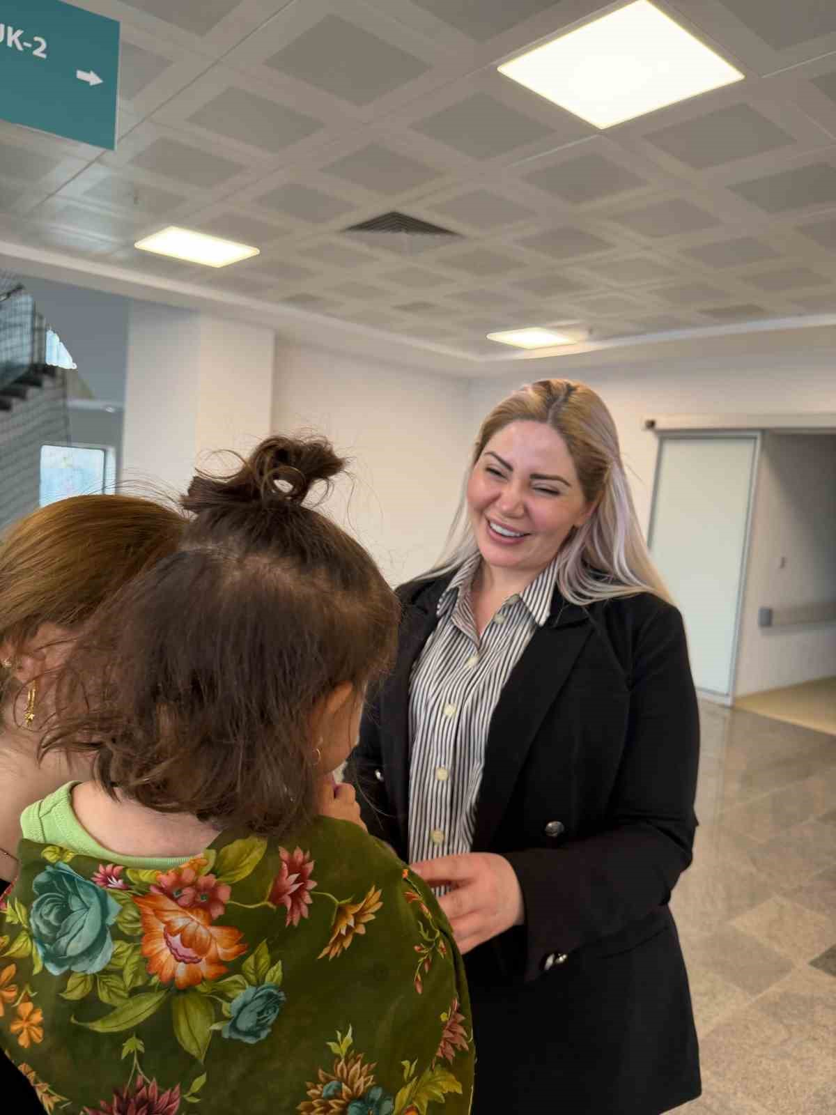 Mardin’de yüzlerce çocuğa oyuncak dağıtıldı
