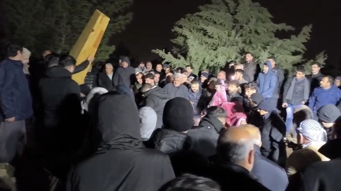 Mardin’deki yangında hayatını kaybeden çift defnedildi
