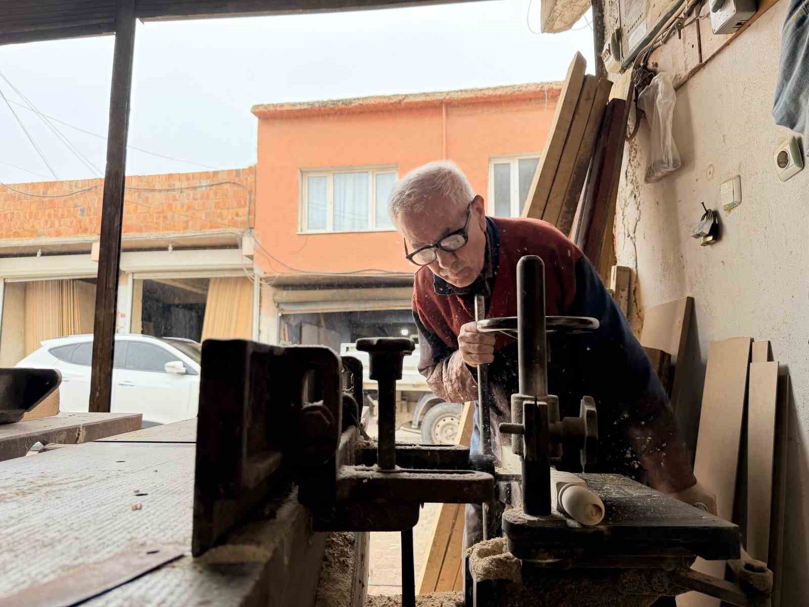Mardinli usta ahşap beşik geleneğini yarım asırdır ayakta tutuyor
