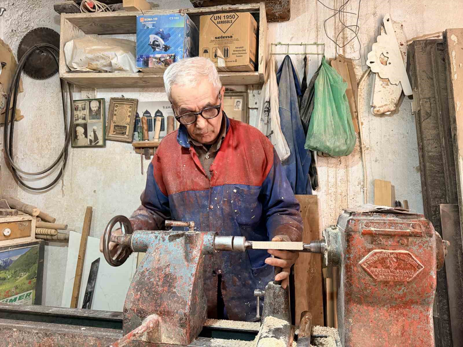 Mardinli usta ahşap beşik geleneğini yarım asırdır ayakta tutuyor
