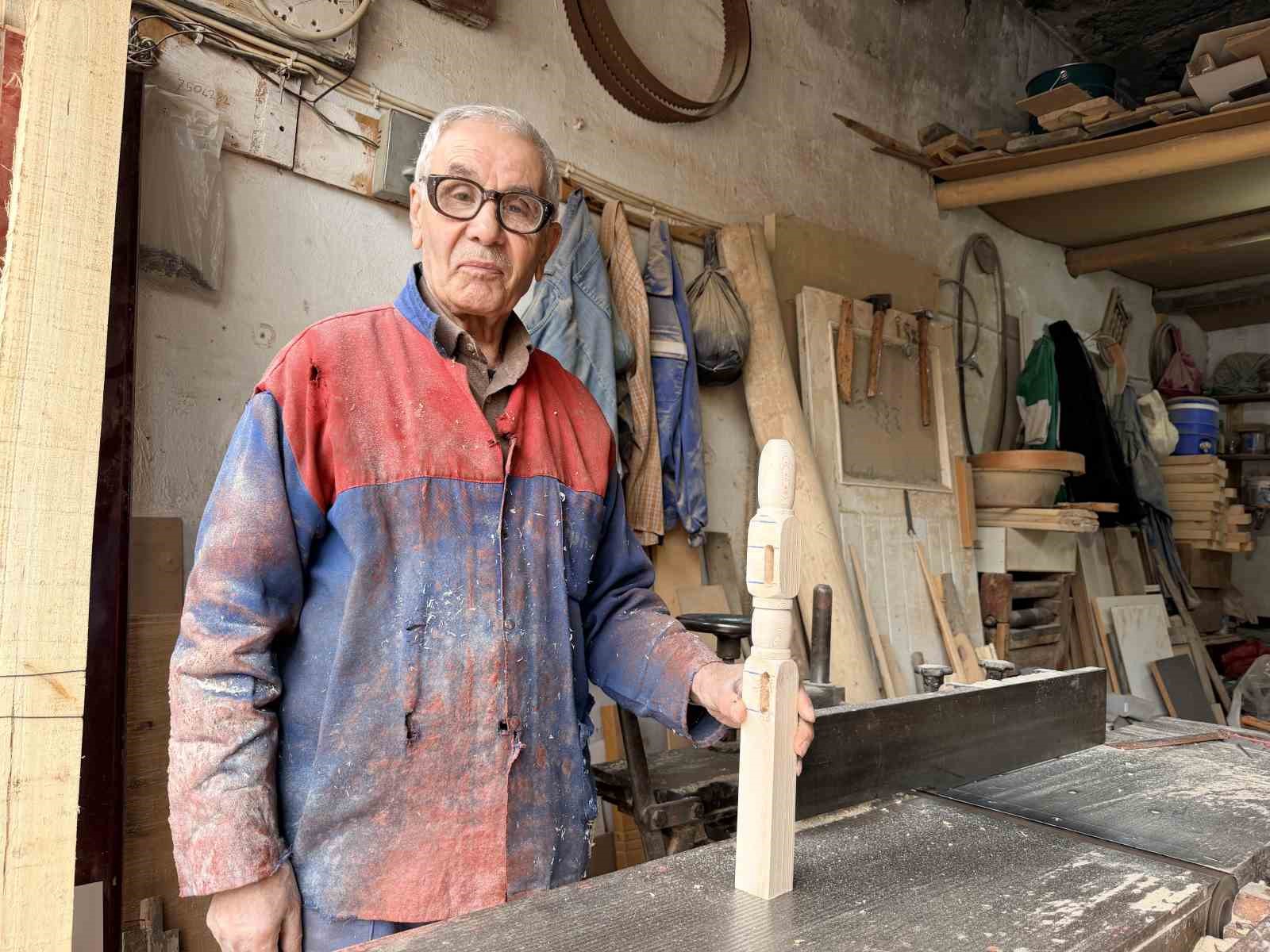 Mardinli usta ahşap beşik geleneğini yarım asırdır ayakta tutuyor
