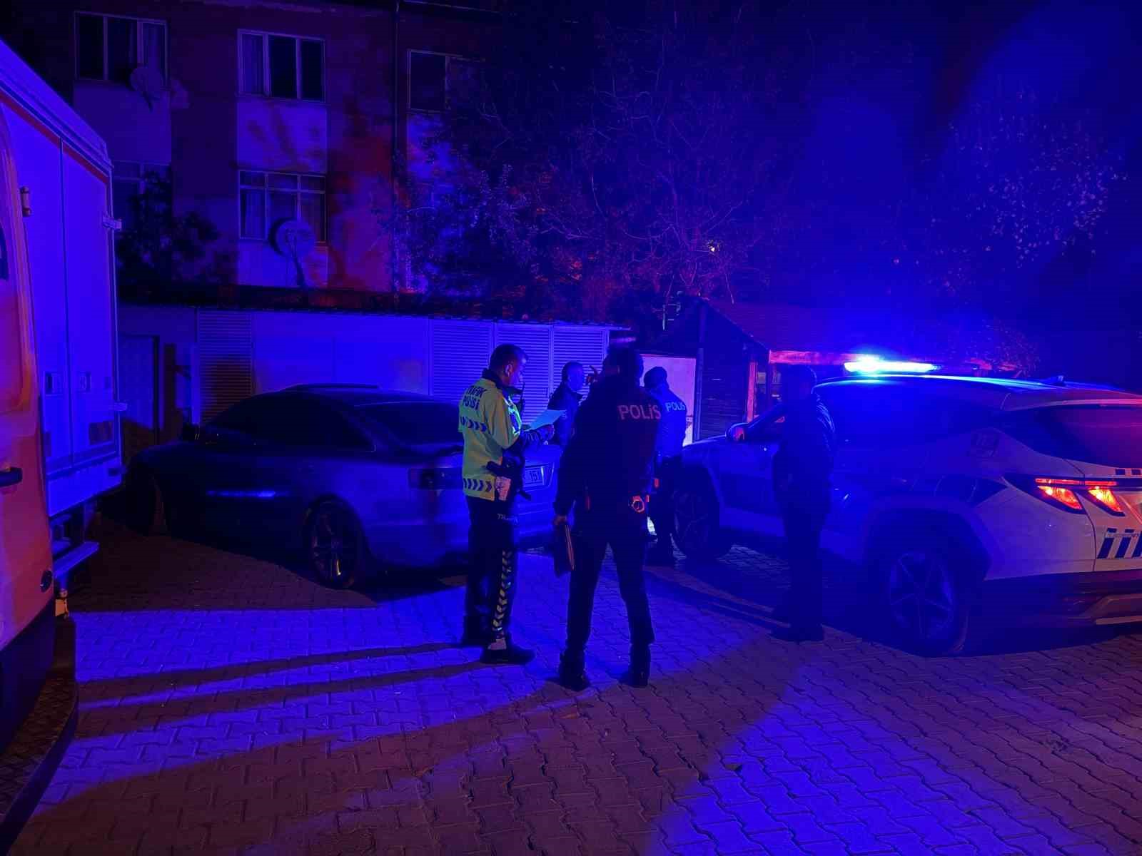 Market otoparkına sıkışınca yaya olarak kaçtı
