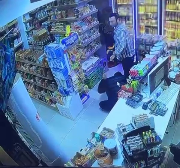 Markette 19 yaşındaki genci hayattan koparan cinayet anına ait görüntüler ortaya çıktı
