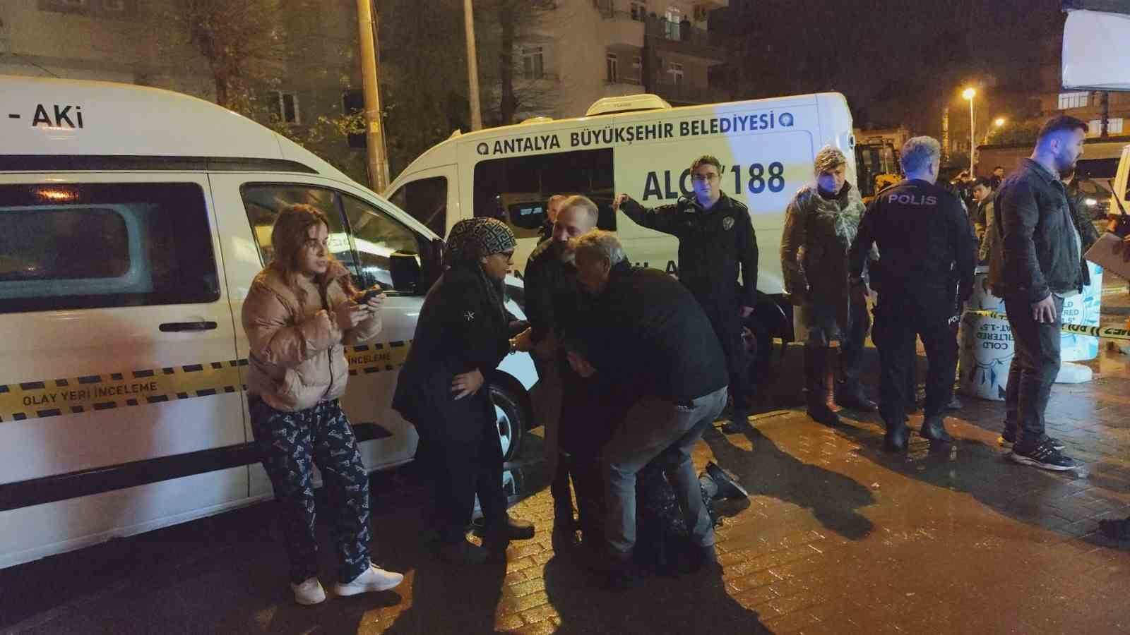 Markette işyeri sahibinin oğlu ile müşteri arasındaki tartışma cinayetle sonuçlandı
