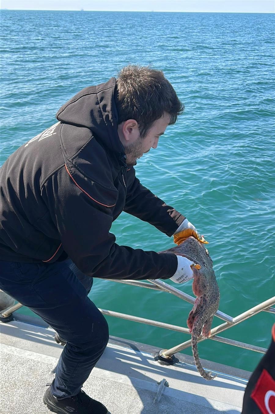 Marmara Denizi’nde kullanılan kaçak av aracı yakalandı
