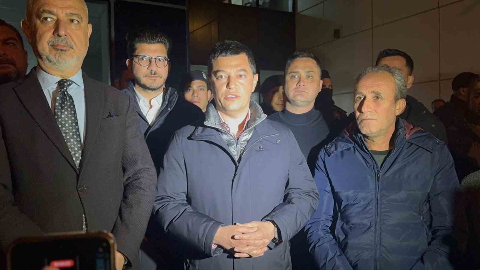 Marmaris Belediyesi’ne gece yarısı yapılan baskınla ilgili Başkan Ünlü’nden açıklama
