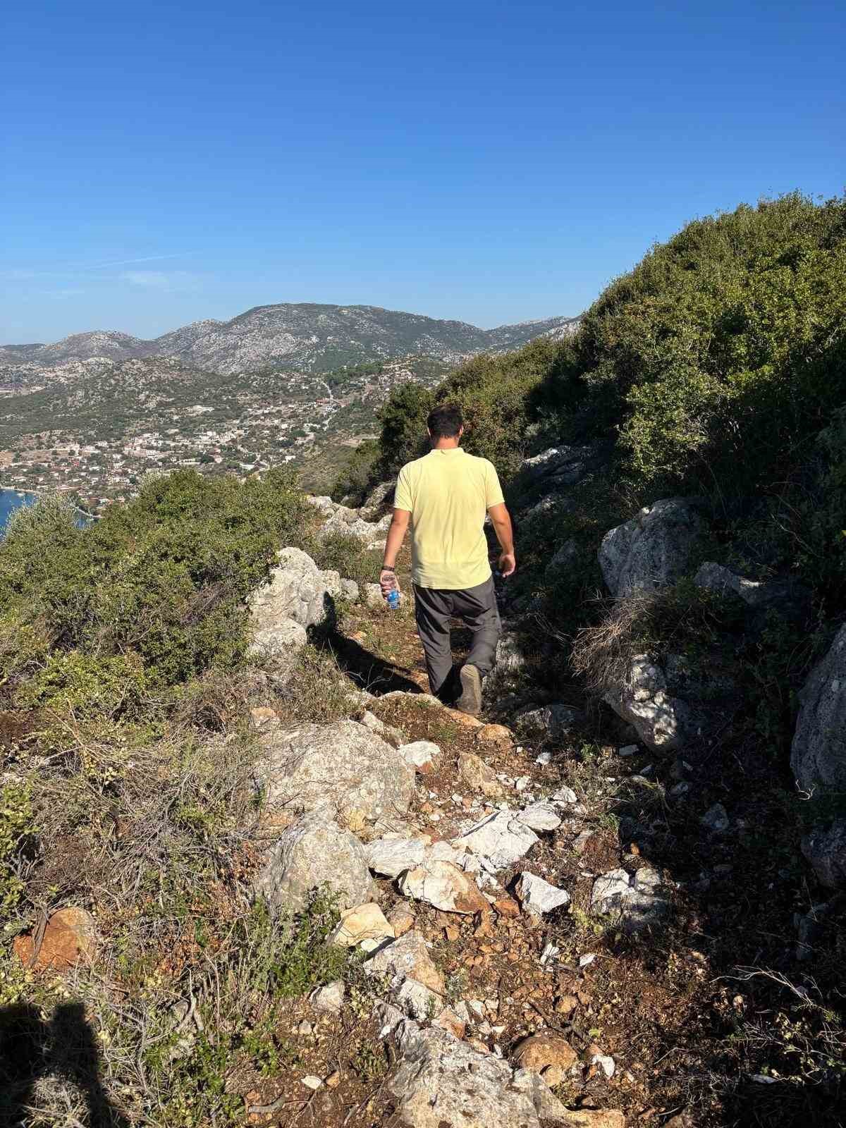 Marmaris Orman İşletme Müdürlüğü’nden yürüyüş yollarında temizlik
Marmaris Orman İşletme Müdürlüğü’nden yürüyüş yollarında temizlik