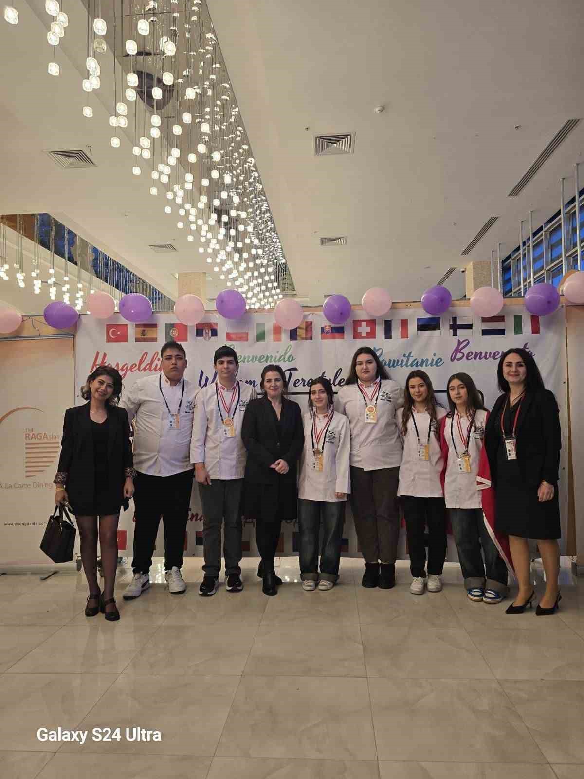 Marmarisli öğrenciler uluslararası gastronomi yarışmasında madalyaları topladı
