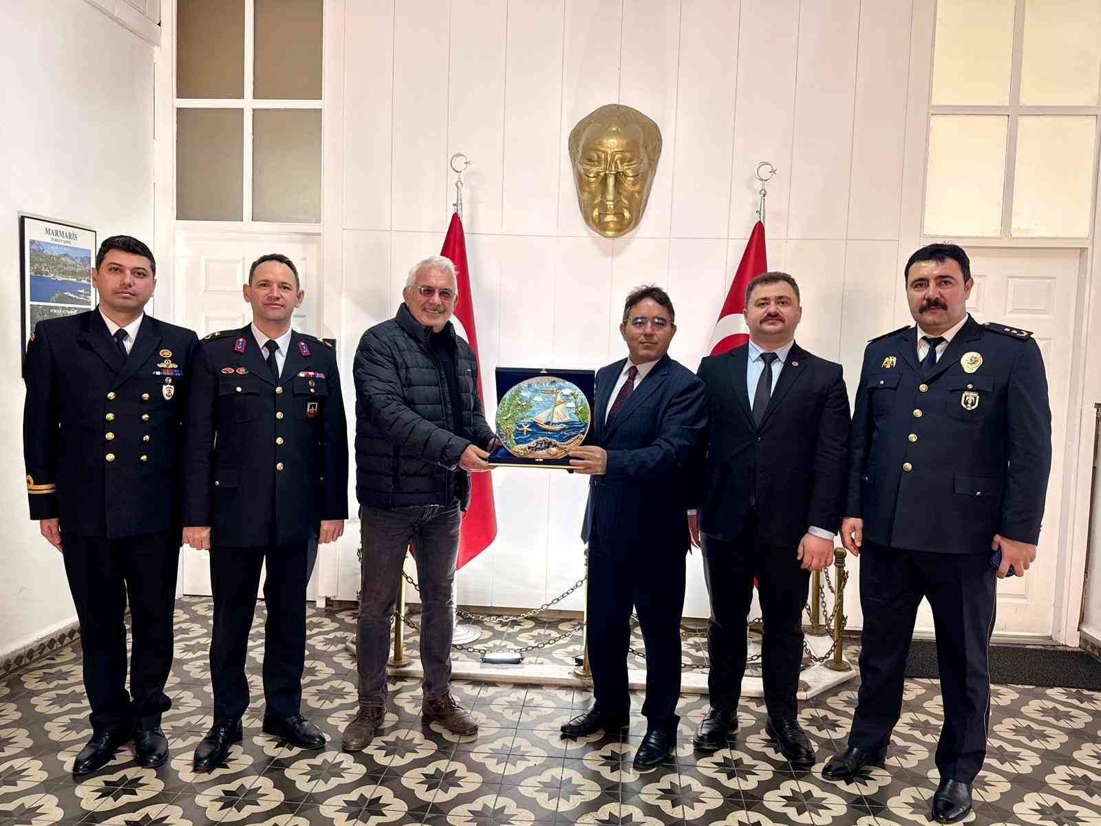 Marmaris’te 44 yıldır doğa için emek veren çevreciye, Kaymakam Kaya’dan takdir belgesi
