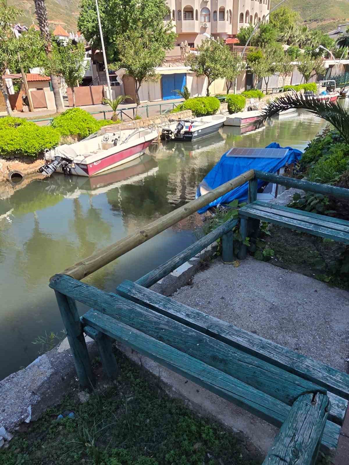 Marmaris’te ahşap korkuluklara zarar veren şahıslar tespit edilecek
