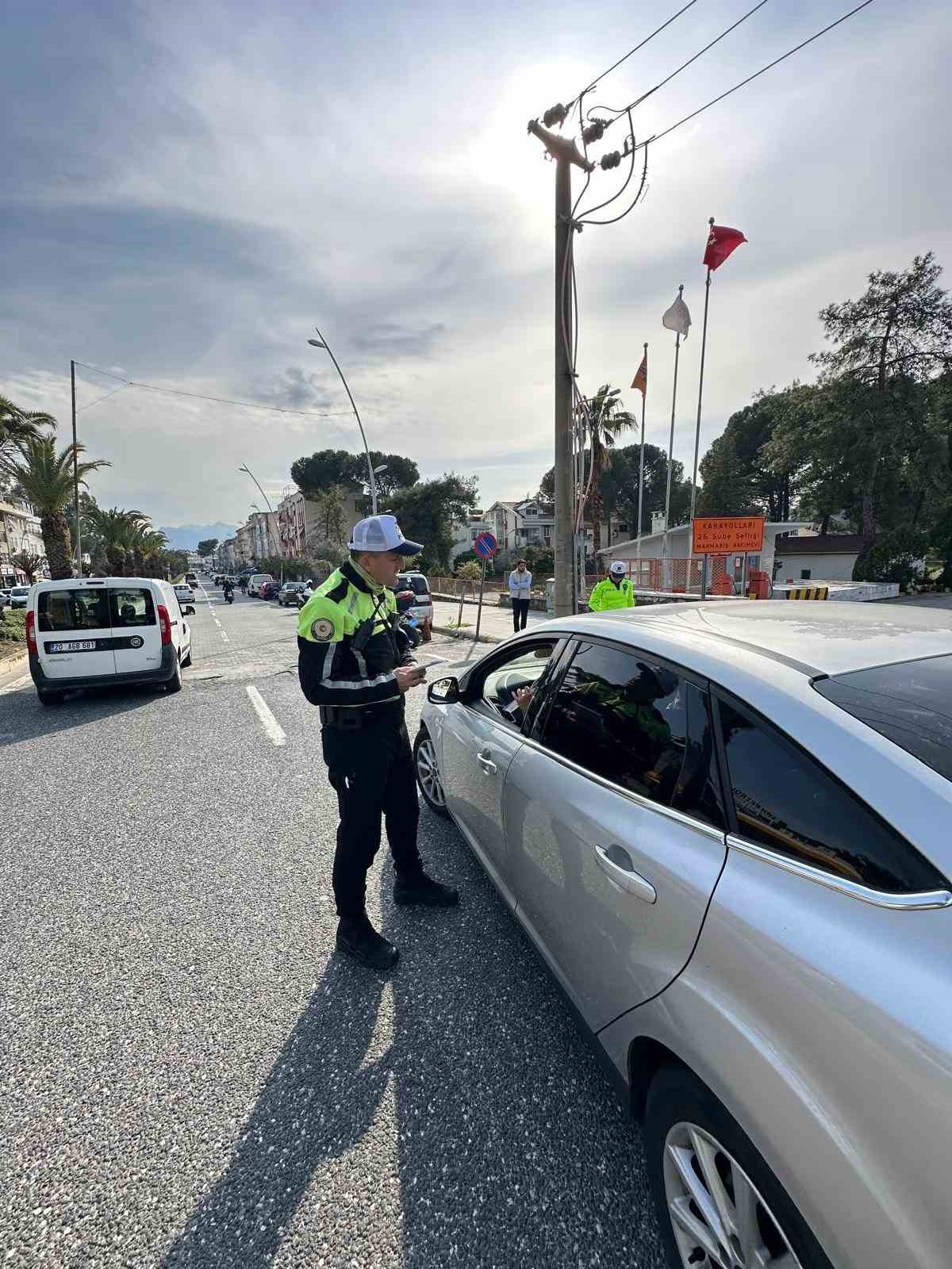 Marmaris’te bayram boyunca binlerce araç denetlendi
