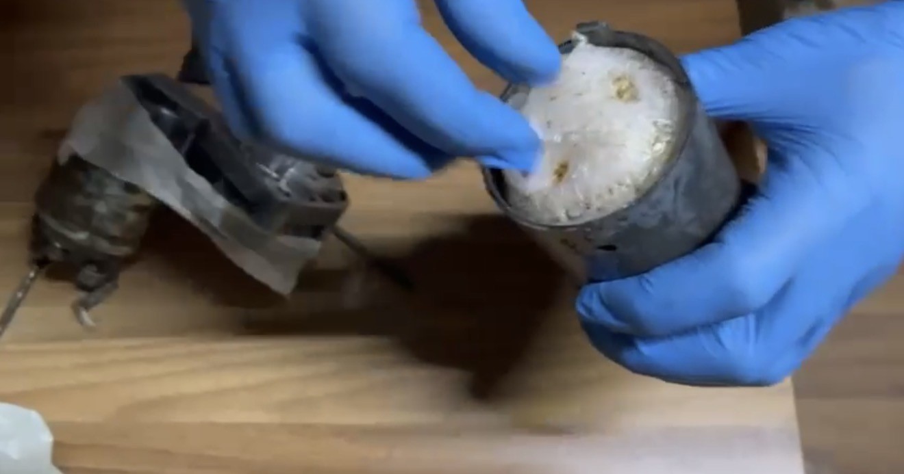 Marş dinamosundan uyuşturucu çıktı: Narkotik köpeği Pera’nın dikkati ele verdi
