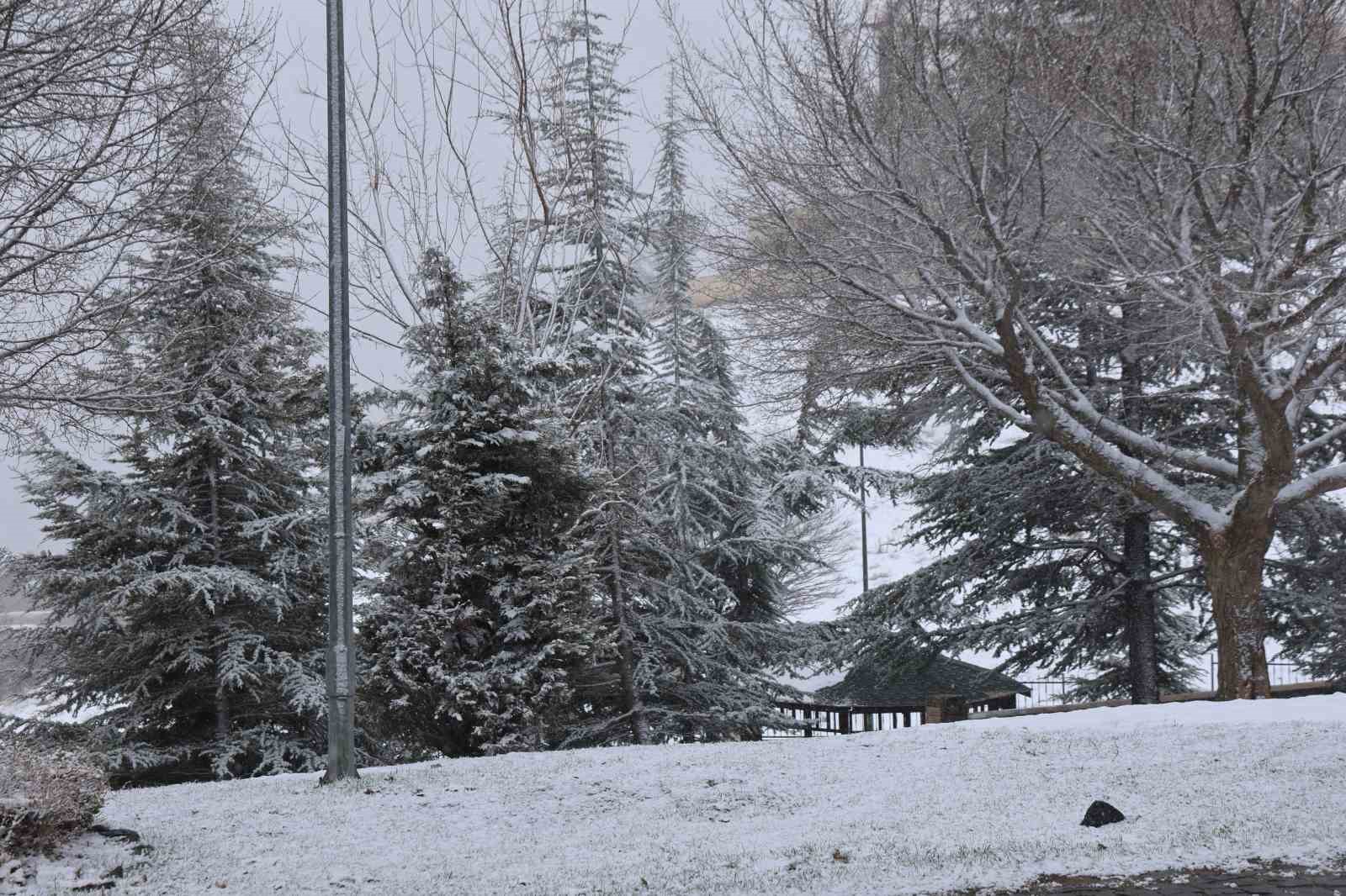 Mart ayında Elazığ’a kar sürprizi
