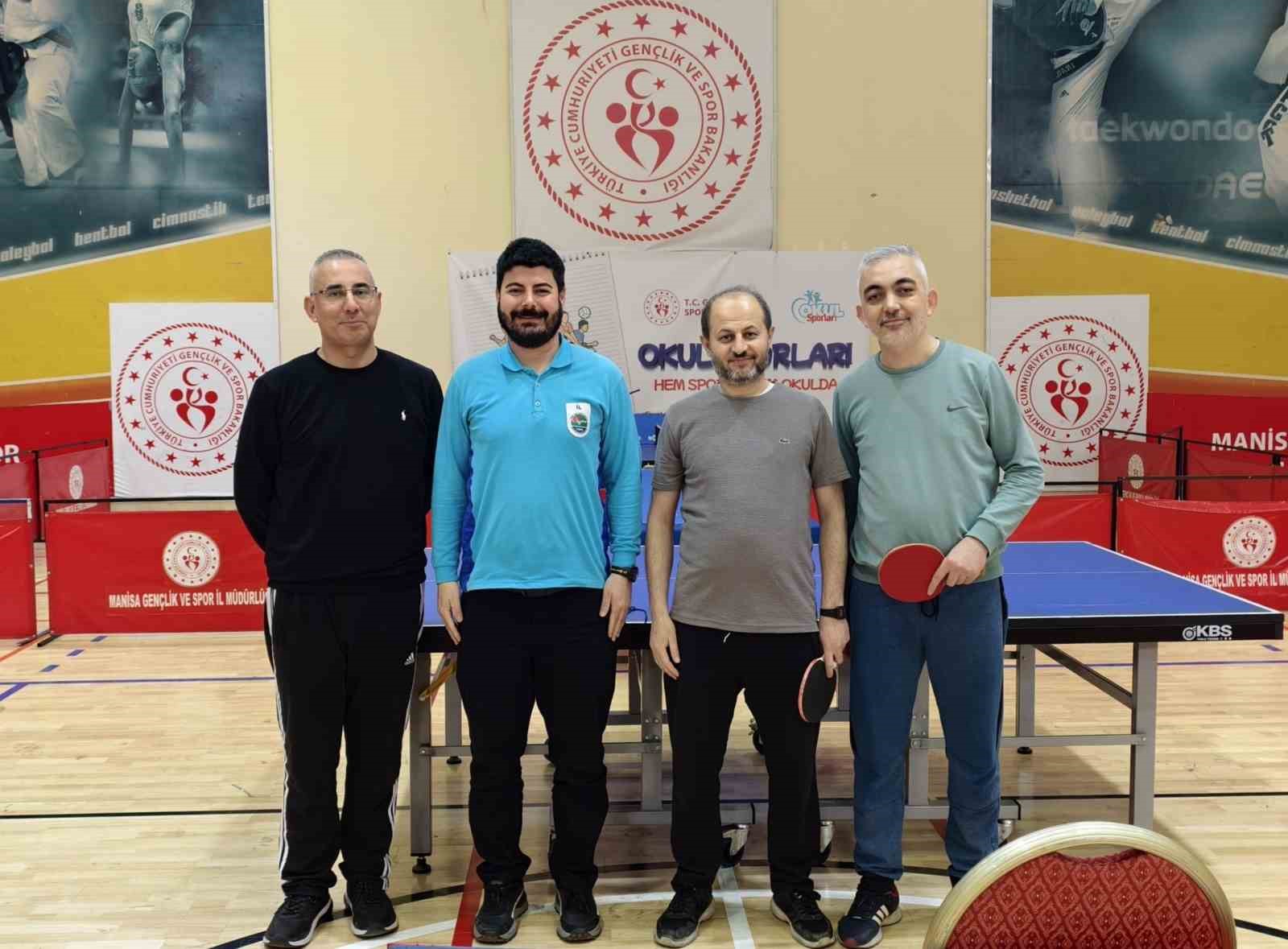 Masa tenisi turnuvasında birincilik Merkezefendi’nin
