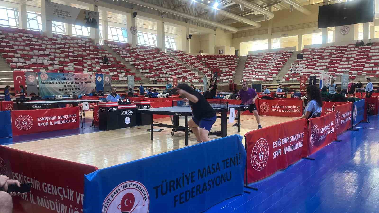 Masa tenisinin kalbi Eskişehir’de attı: 120 sporcu kıyasıya yarıştı
