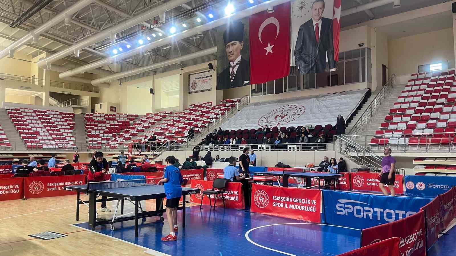 Masa tenisinin kalbi Eskişehir’de attı: 120 sporcu kıyasıya yarıştı
