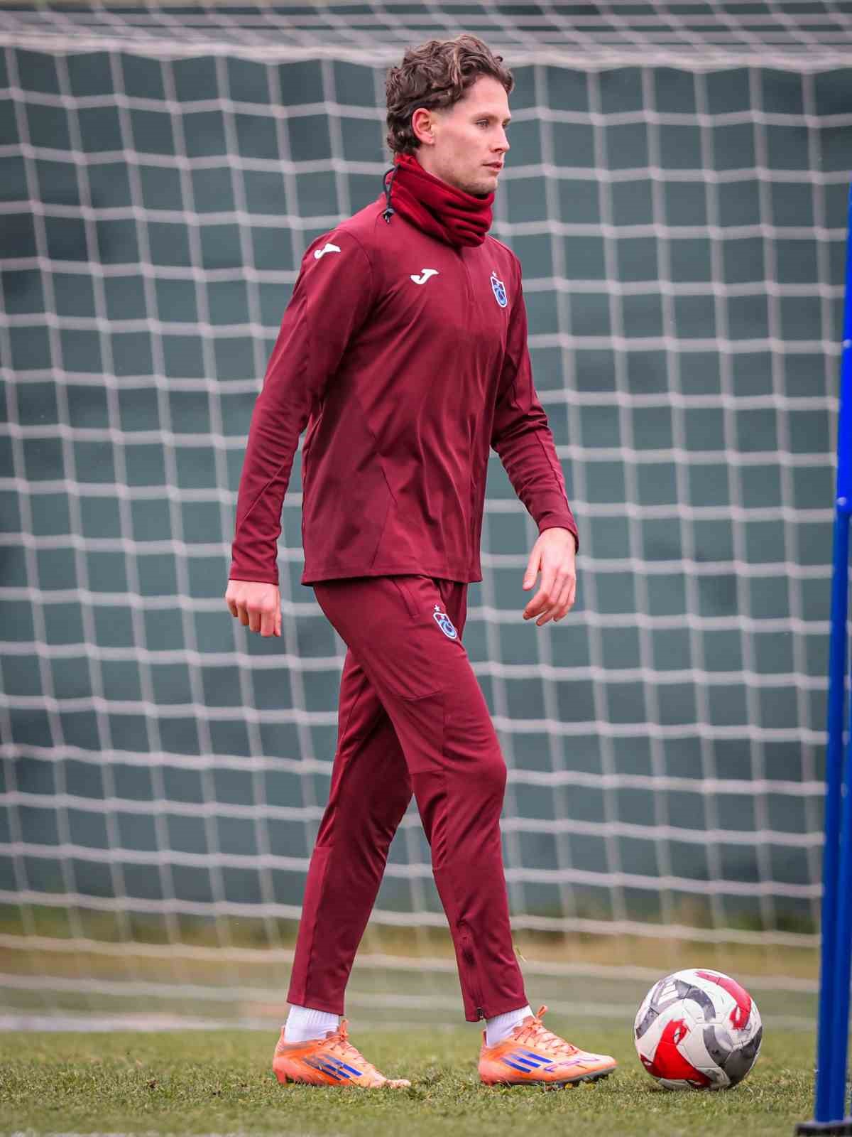 Mathias Lovik, Trabzonspor’da ilk antrenmanına çıktı
