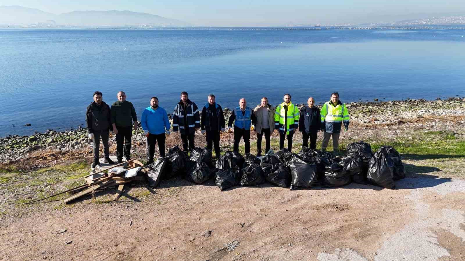 "Mavi Takım" ekibi 16 tonun üzerinde atık topladı
