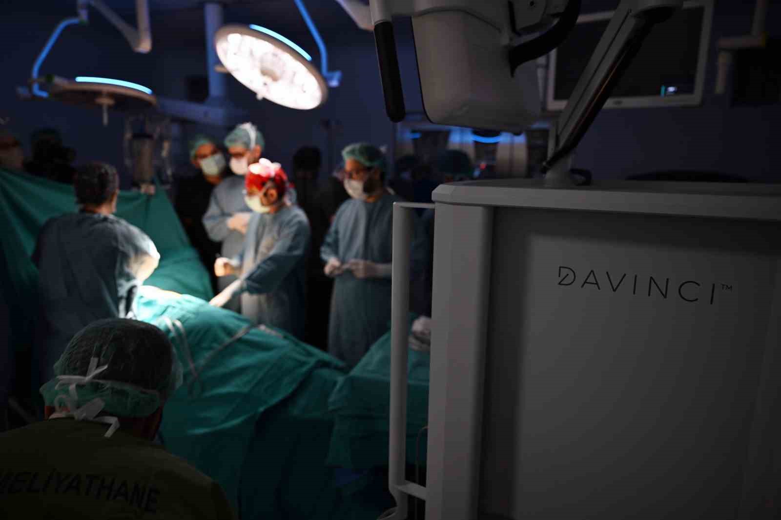 MCBÜ Hafsa Sultan Hastanesi’nde Robotik Cerrahi dönemi başladı
