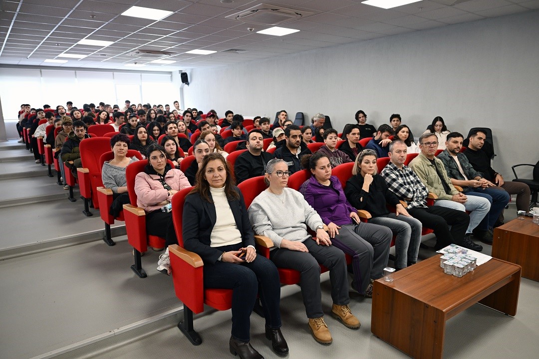 MCBÜ Spor Bilimleri Fakültesi’nde "Afet ve Yangın Farkındalığı" etkinliği düzenlendi
