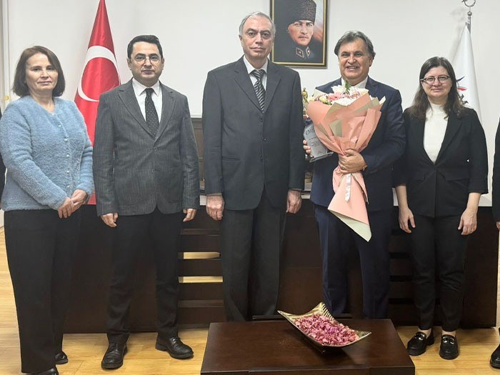 MCBÜ Tıp Fakültesi Dekanlığında görev değişimi
