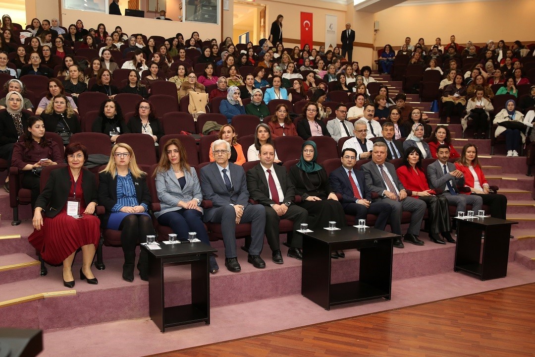 MCBÜ’de "21. yüzyılda kadın ve sağlık" konuşuldu
MCBÜ’de "21. yüzyılda kadın ve sağlık" konuşuldu