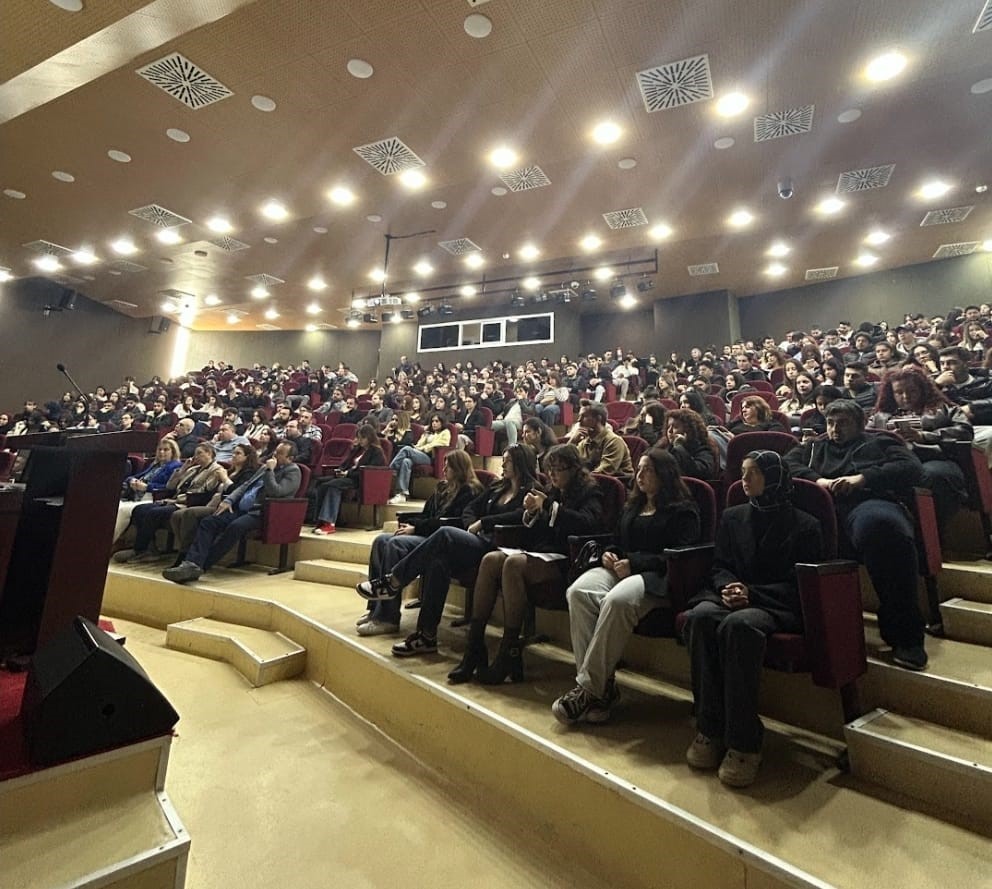 MCBÜ’de "Yeni küresel ekonomide vergilendirme ve Türkiye" paneli düzenlendi
