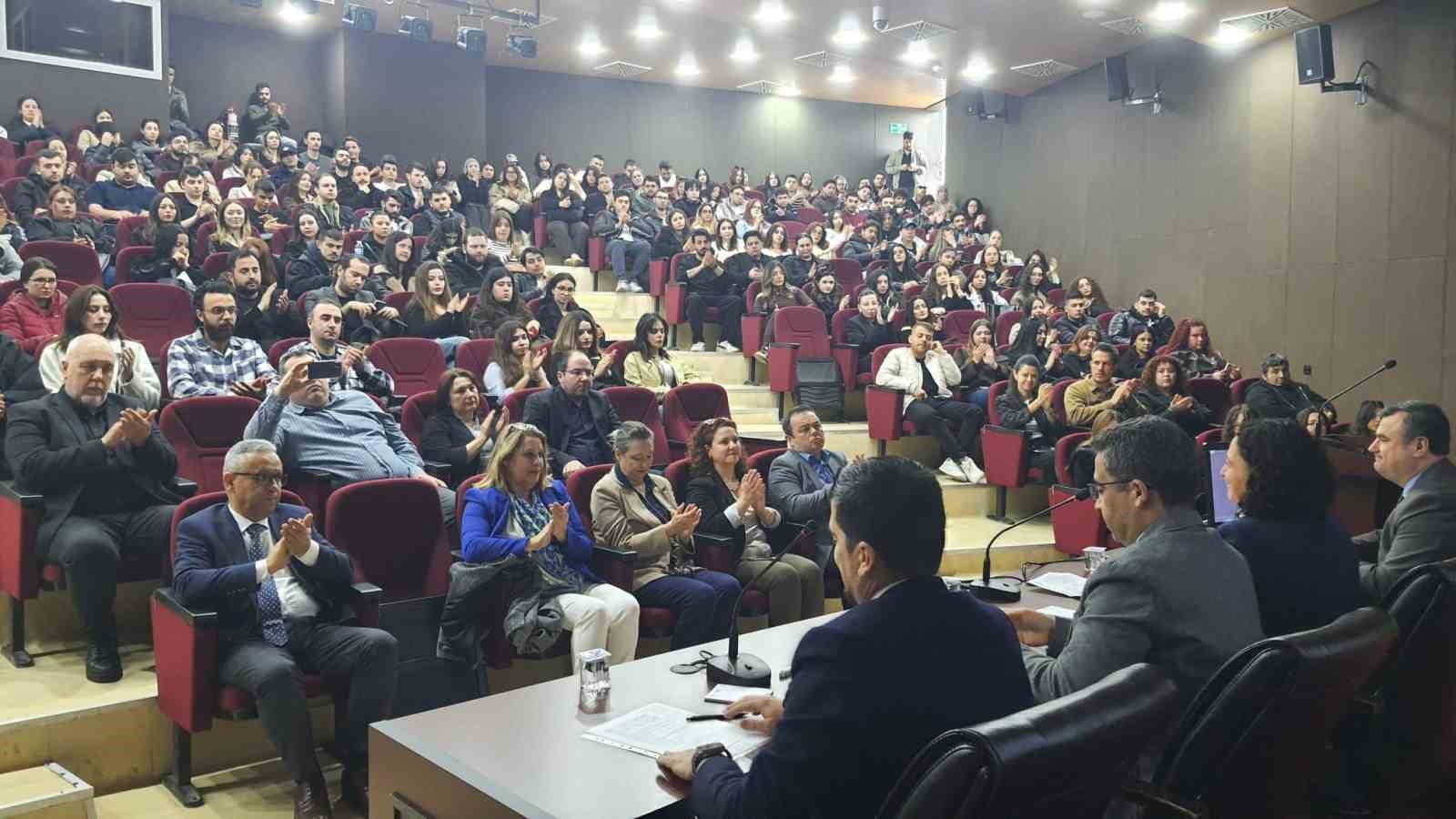 MCBÜ’de "Yeni küresel ekonomide vergilendirme ve Türkiye" paneli düzenlendi
