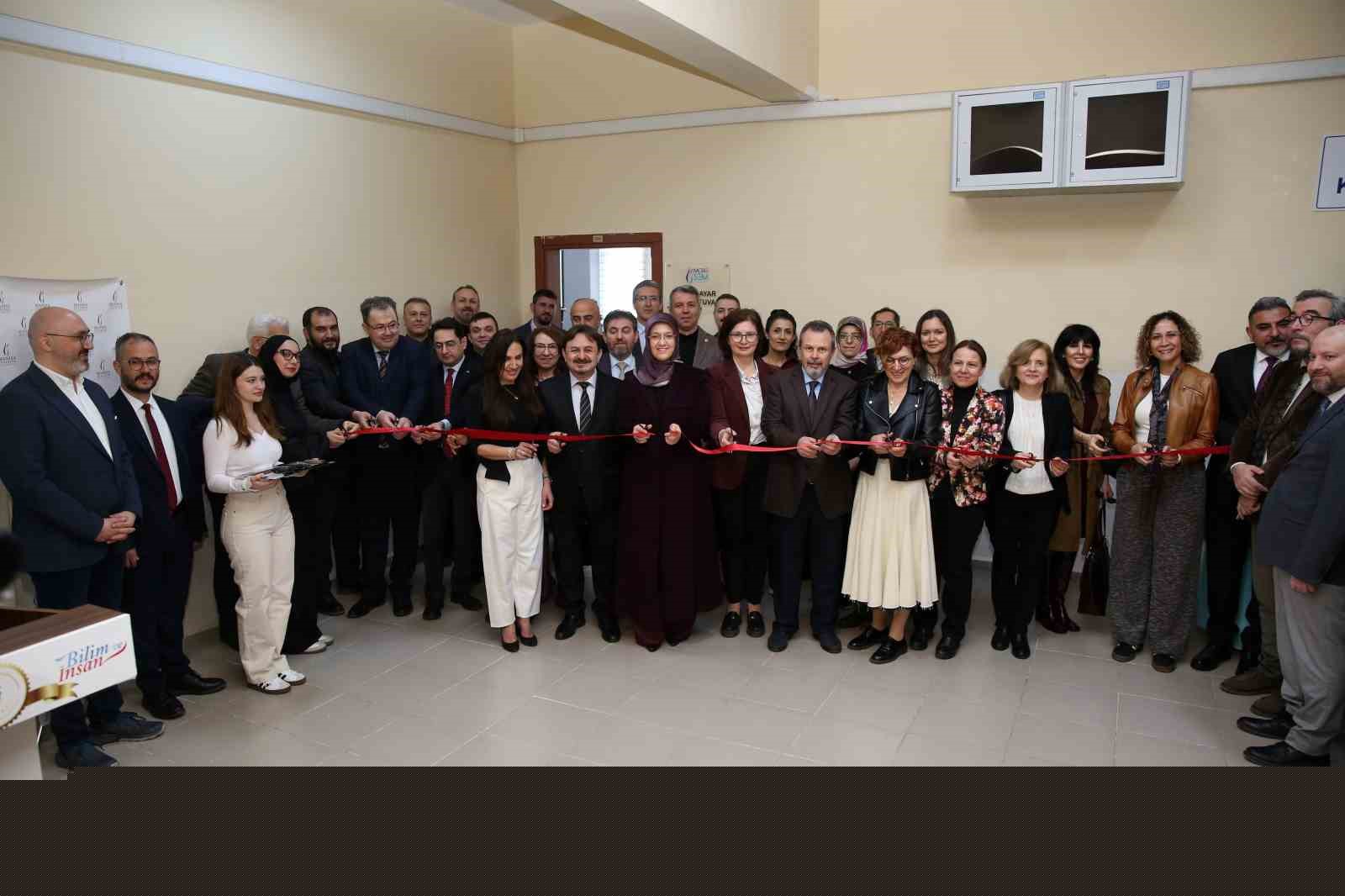 MCBÜSEM’de yeni bilgisayar laboratuvarı hizmete açıldı
