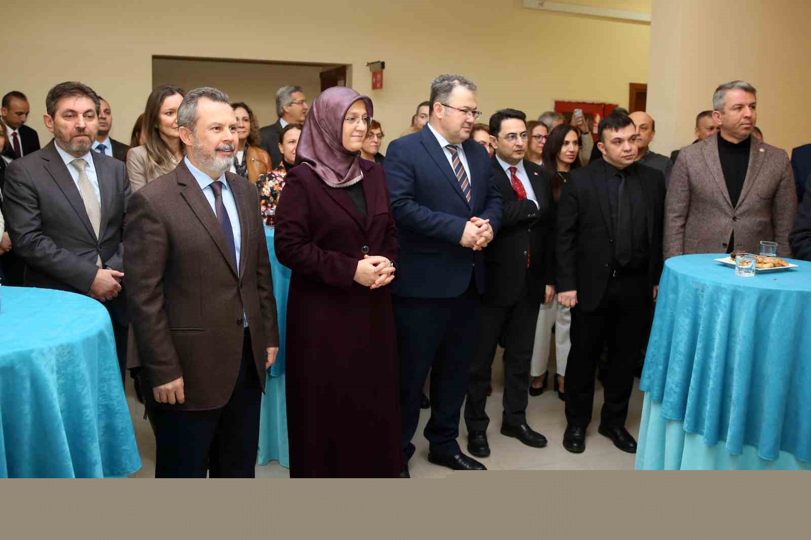 MCBÜSEM’de yeni bilgisayar laboratuvarı hizmete açıldı
