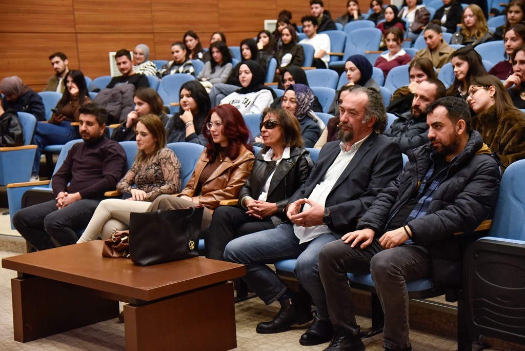 Meçhul Paşa oyuncuları OMÜ’de öğrencilerle buluştu
