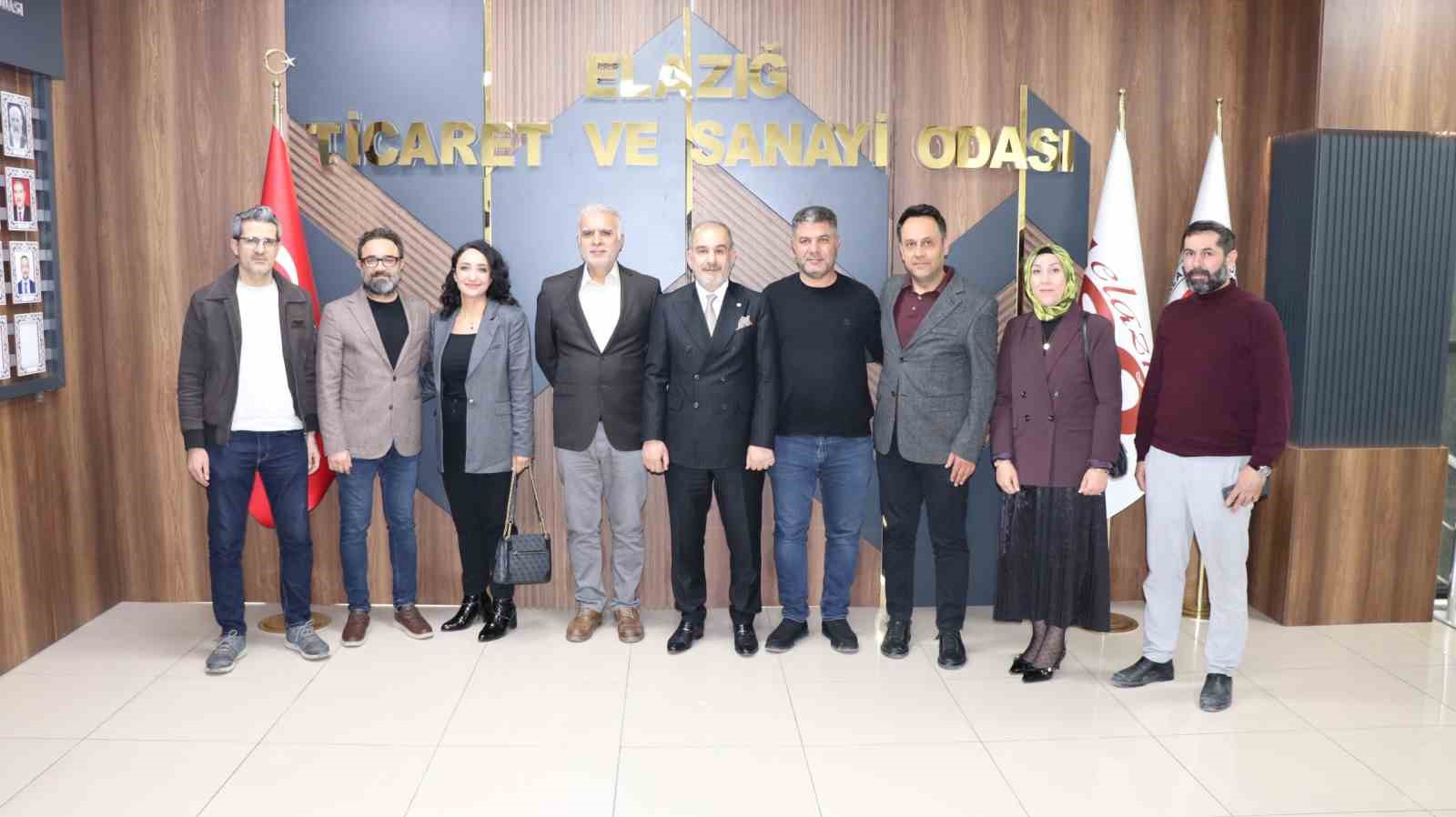 Medilines Hospital yönetimi, Başkan Alan’la bir araya geldi
Medilines Hospital yönetimi, Başkan Alan’la bir araya geldi