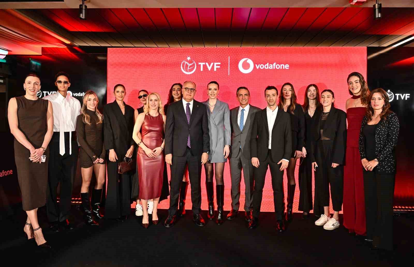 Mehmet Akif Üstündağ: "Ülkenin gururuyuz ve gururu olmaya da devam edeceğiz"
