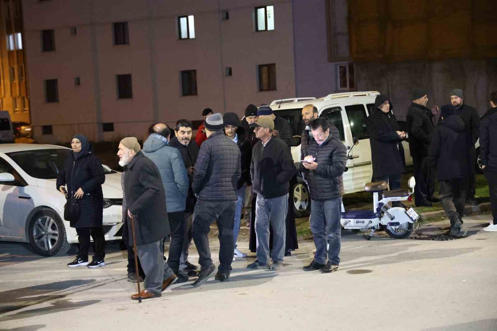 Mekke uçağını bekleyen umreciler şoka uğradı, soluğu karakolda aldılar
